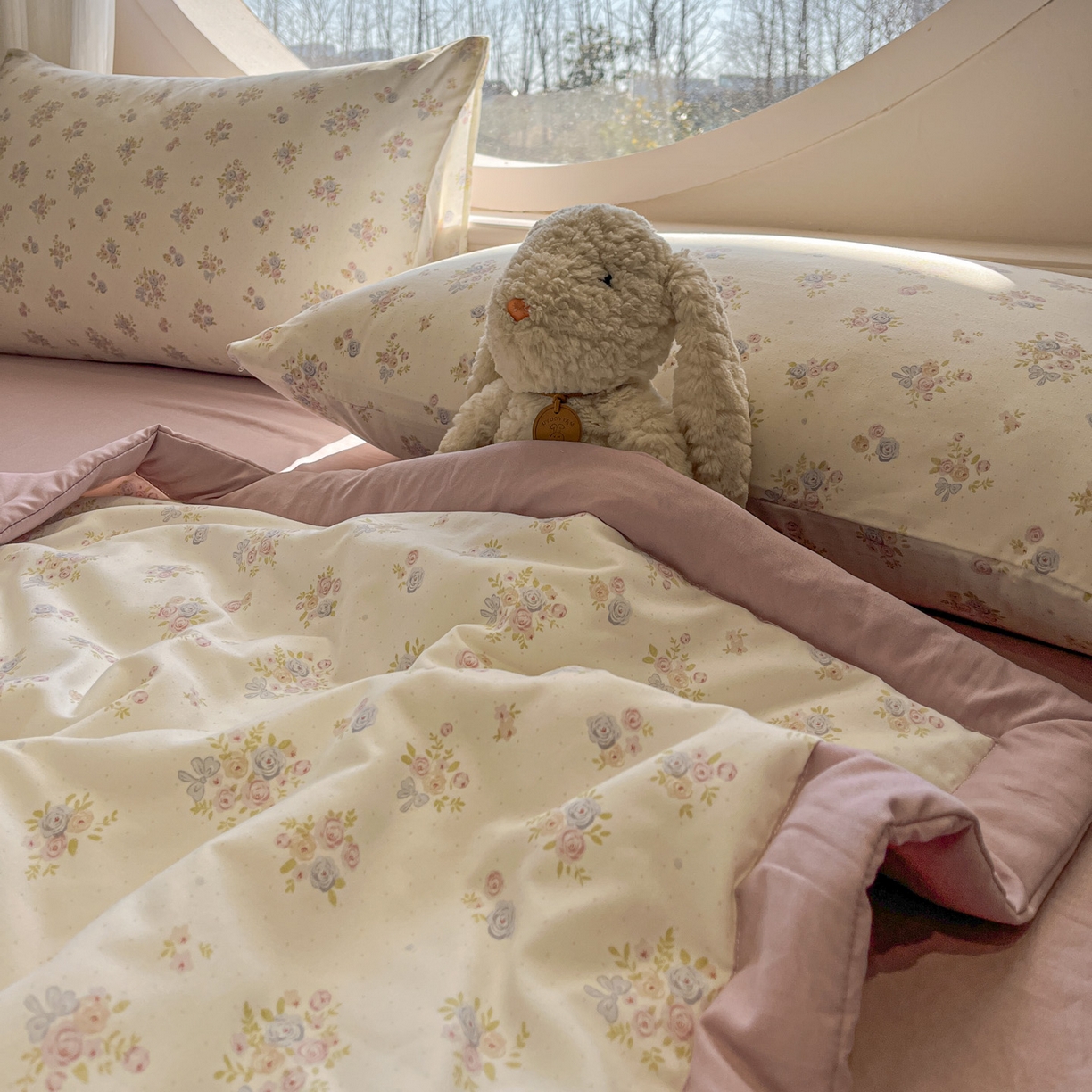 91家纺网 家纺一手货源 找家纺 一加一 2026新款洛卡棉印花大豆夏被四件套 粉紫花序