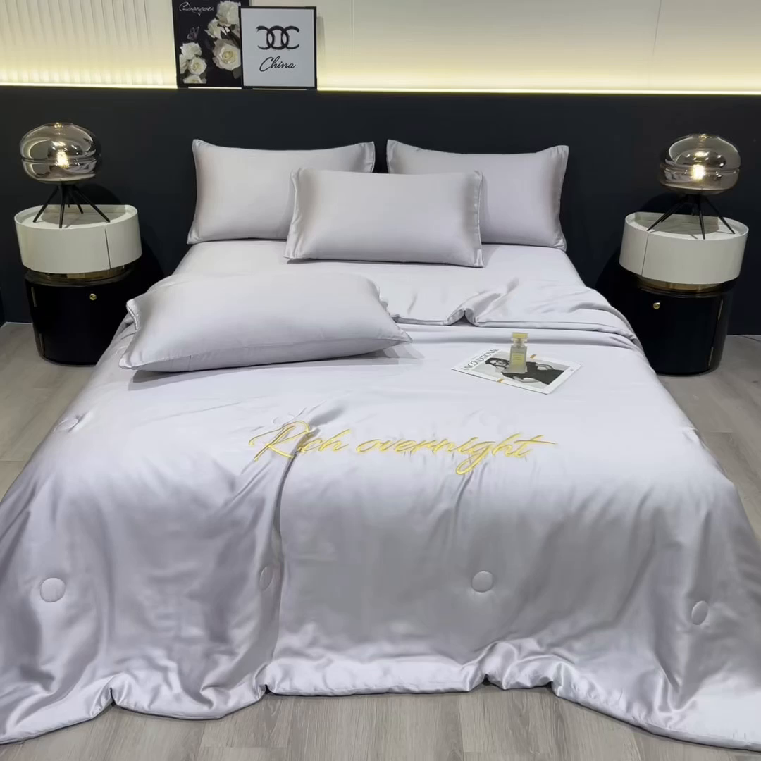 91家纺网 家纺一手货源 找家纺 兄弟坊 2026春夏新款水洗冰丝刺绣纯色夏被夏被四件套夏凉被空调被 暮山灰