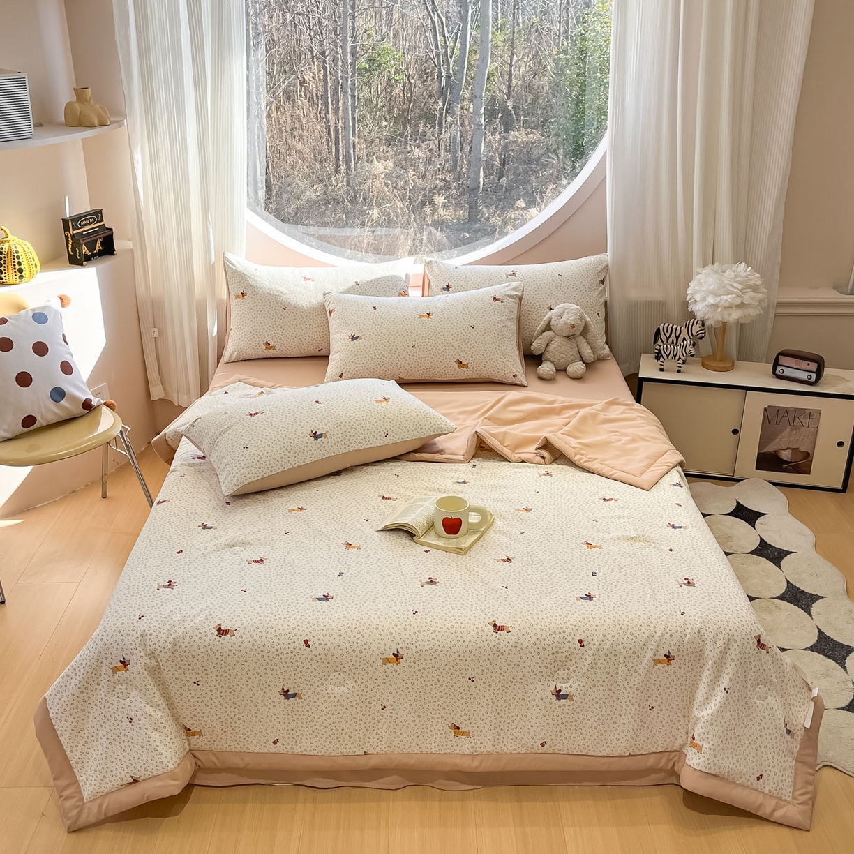 91家纺网 家纺一手货源 找家纺 一加一 2026新款洛卡棉印花大豆夏被四件套 奶芙腊肠狗