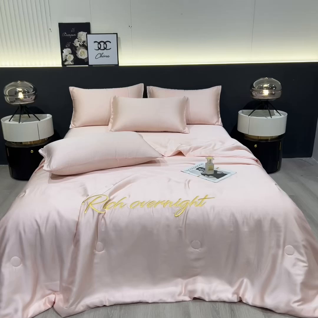 91家纺网 家纺一手货源 找家纺 兄弟坊 2026春夏新款水洗冰丝刺绣纯色夏被夏被四件套夏凉被空调被 浅桃粉