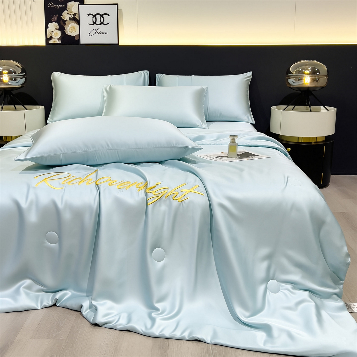 91家纺网 家纺一手货源 找家纺 兄弟坊 2026春夏新款水洗冰丝刺绣纯色夏被夏被四件套夏凉被空调被 柔雾蓝