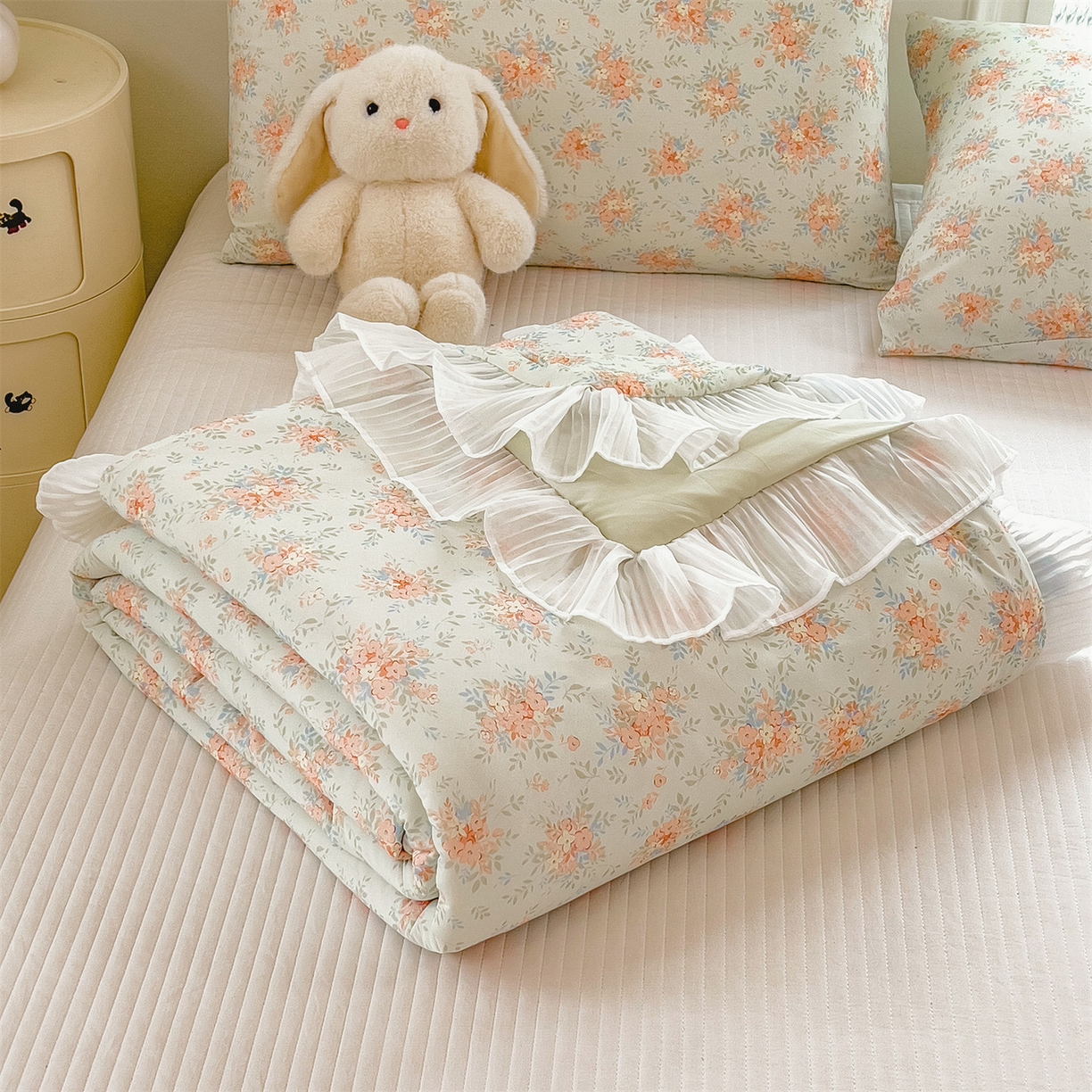 91家纺网 家纺一手货源 找家纺 兄弟坊 2026春夏新款小清新凉感韩版花边夏被夏凉被午睡被空调被 花团绿梦