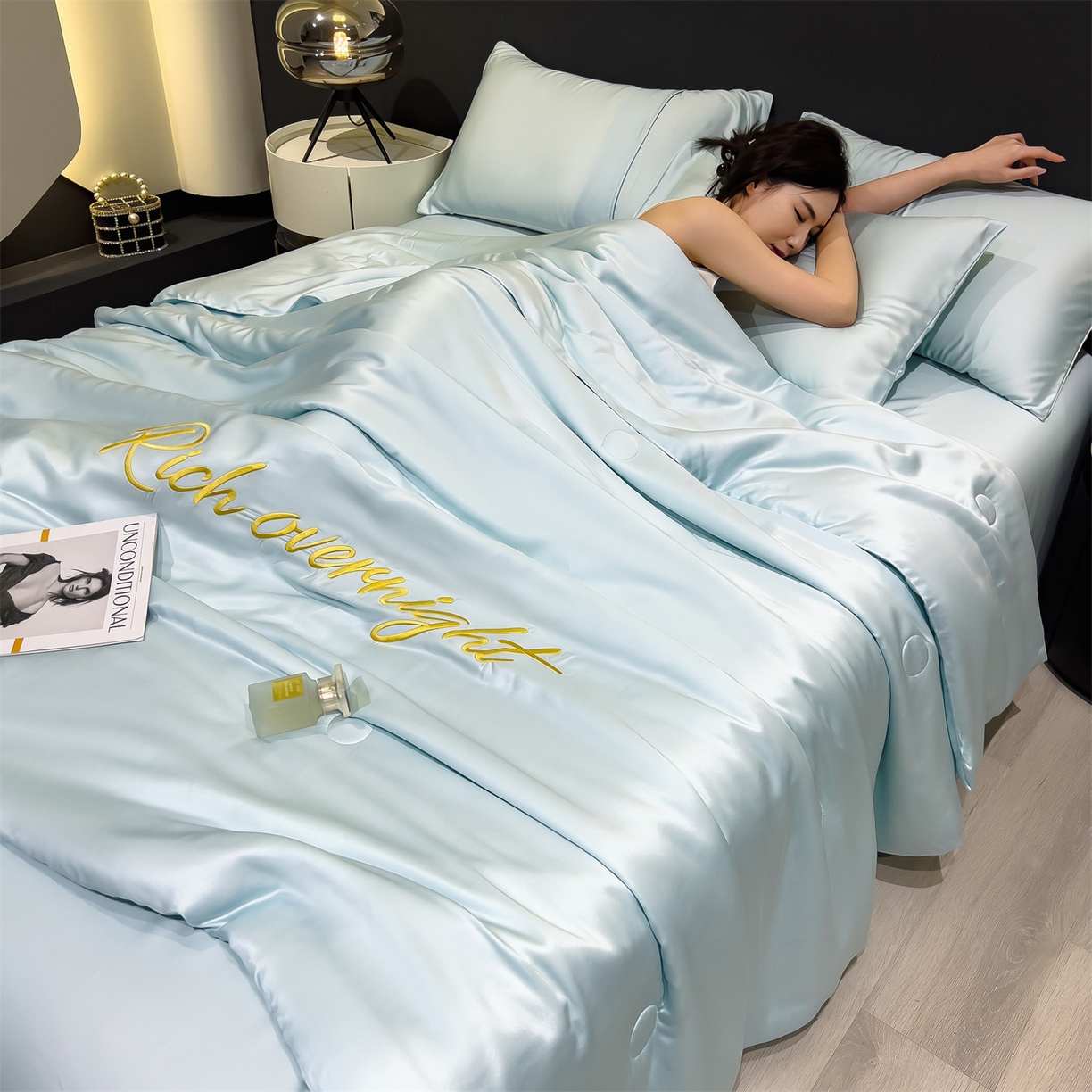 91家纺网 家纺一手货源 找家纺 兄弟坊 2026春夏新款水洗冰丝刺绣纯色夏被夏被四件套夏凉被空调被 柔雾蓝