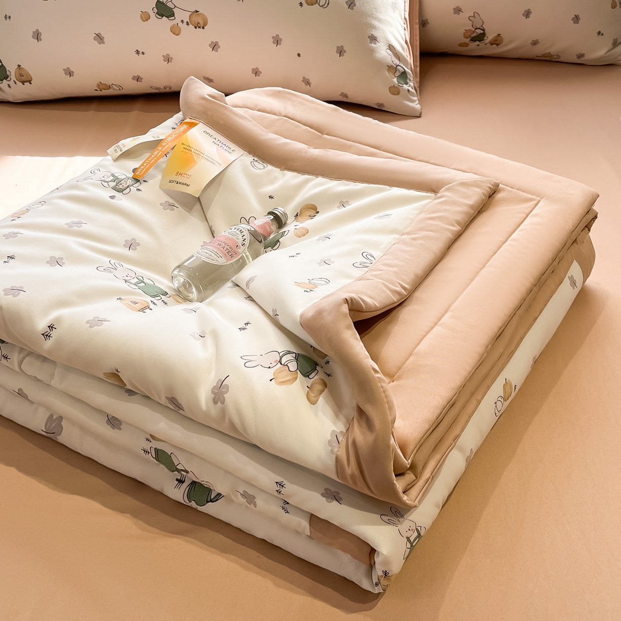 91家纺网 家纺一手货源 找家纺 一加一 2026新款洛卡棉印花大豆夏被四件套 南瓜兔派对