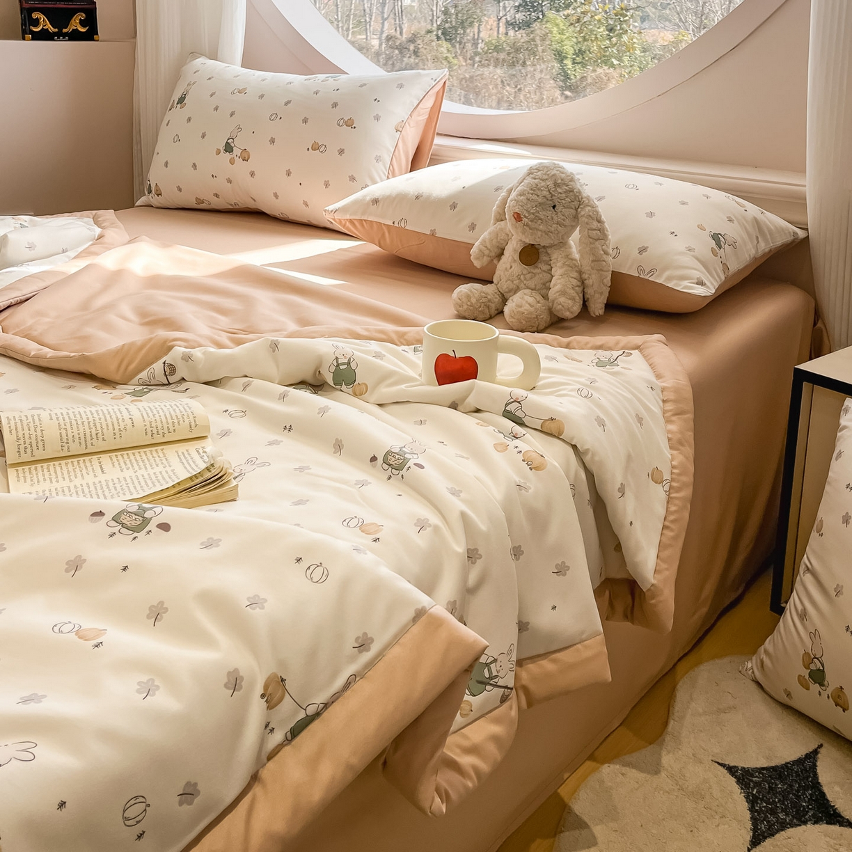 91家纺网 家纺一手货源 找家纺 一加一 2026新款洛卡棉印花大豆夏被四件套 南瓜兔派对