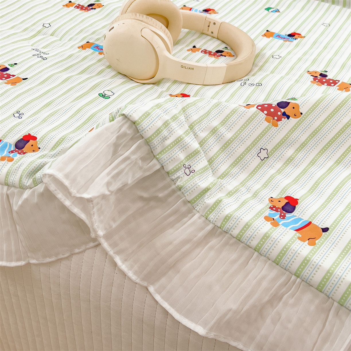 91家纺网 家纺一手货源 找家纺 兄弟坊 2026春夏新款小清新凉感韩版花边夏被夏凉被午睡被空调被 腊肠狗-条纹绿