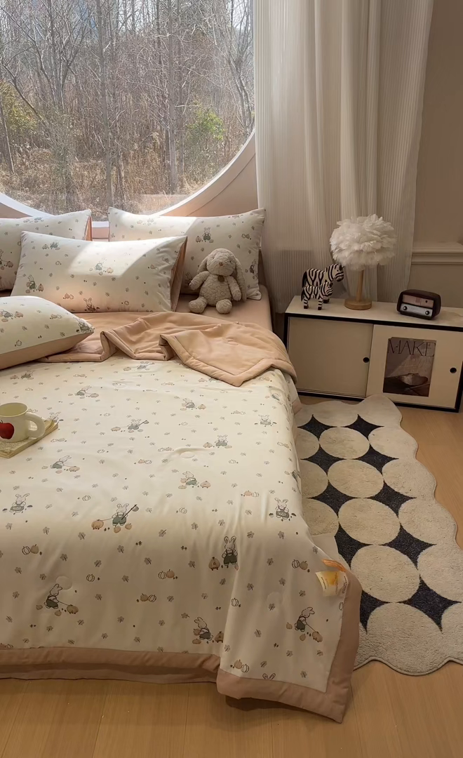 91家纺网 家纺一手货源 找家纺 一加一 2026新款洛卡棉印花大豆夏被四件套 南瓜兔派对