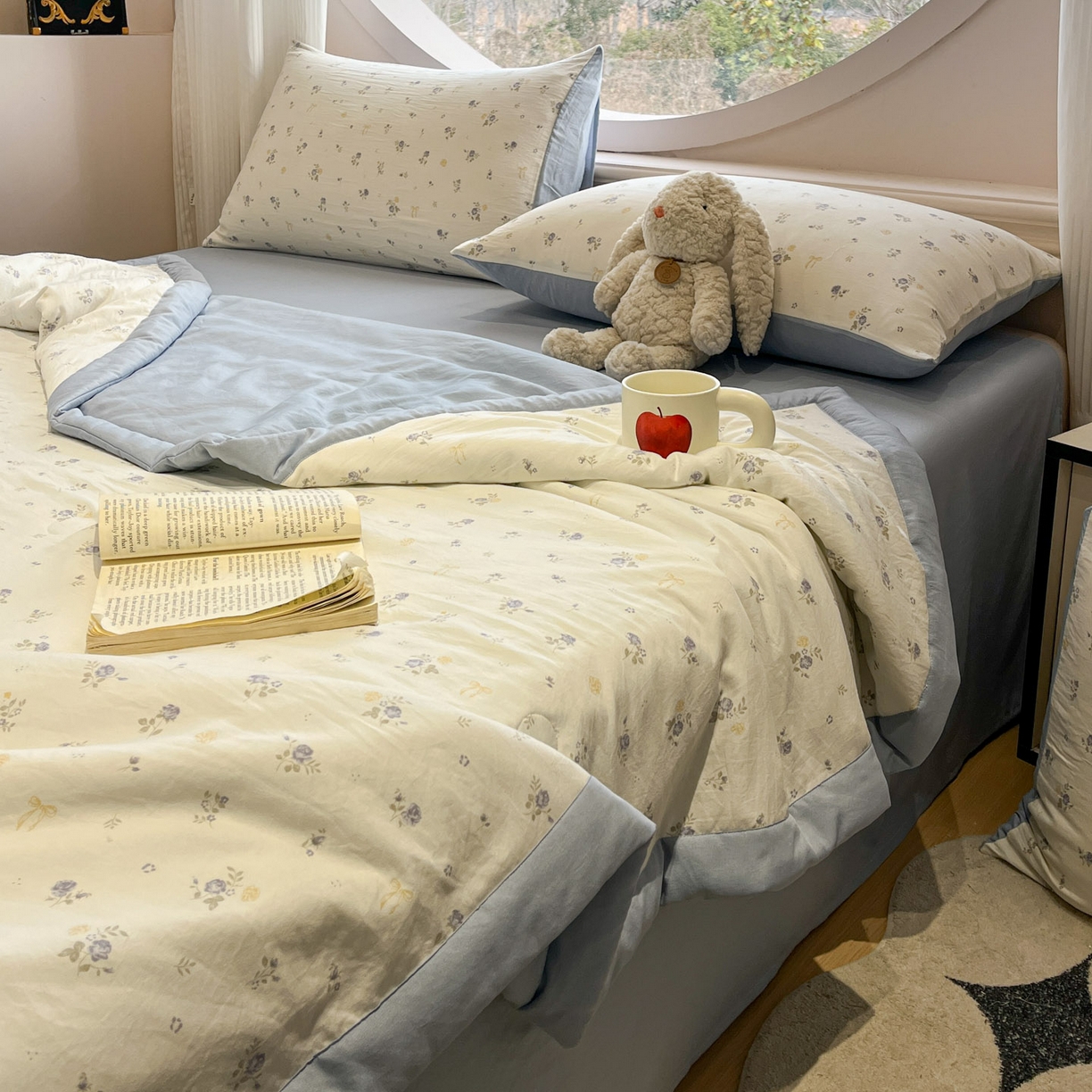 91家纺网 家纺一手货源 找家纺 一加一 2026新款洛卡棉印花大豆夏被四件套 浅蓝甜梦