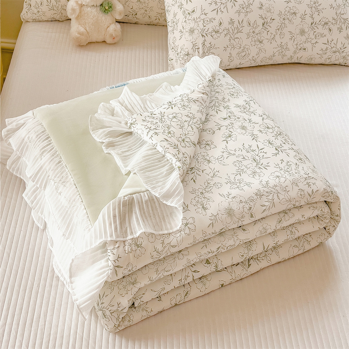 91家纺网 家纺一手货源 找家纺 兄弟坊 2026春夏新款小清新凉感韩版花边夏被夏凉被午睡被空调被 线条花枝