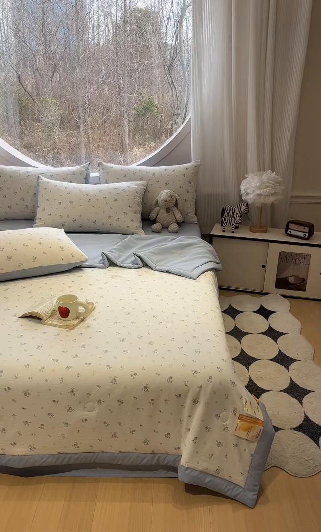 91家纺网 家纺一手货源 找家纺 一加一 2026新款洛卡棉印花大豆夏被四件套 浅蓝甜梦