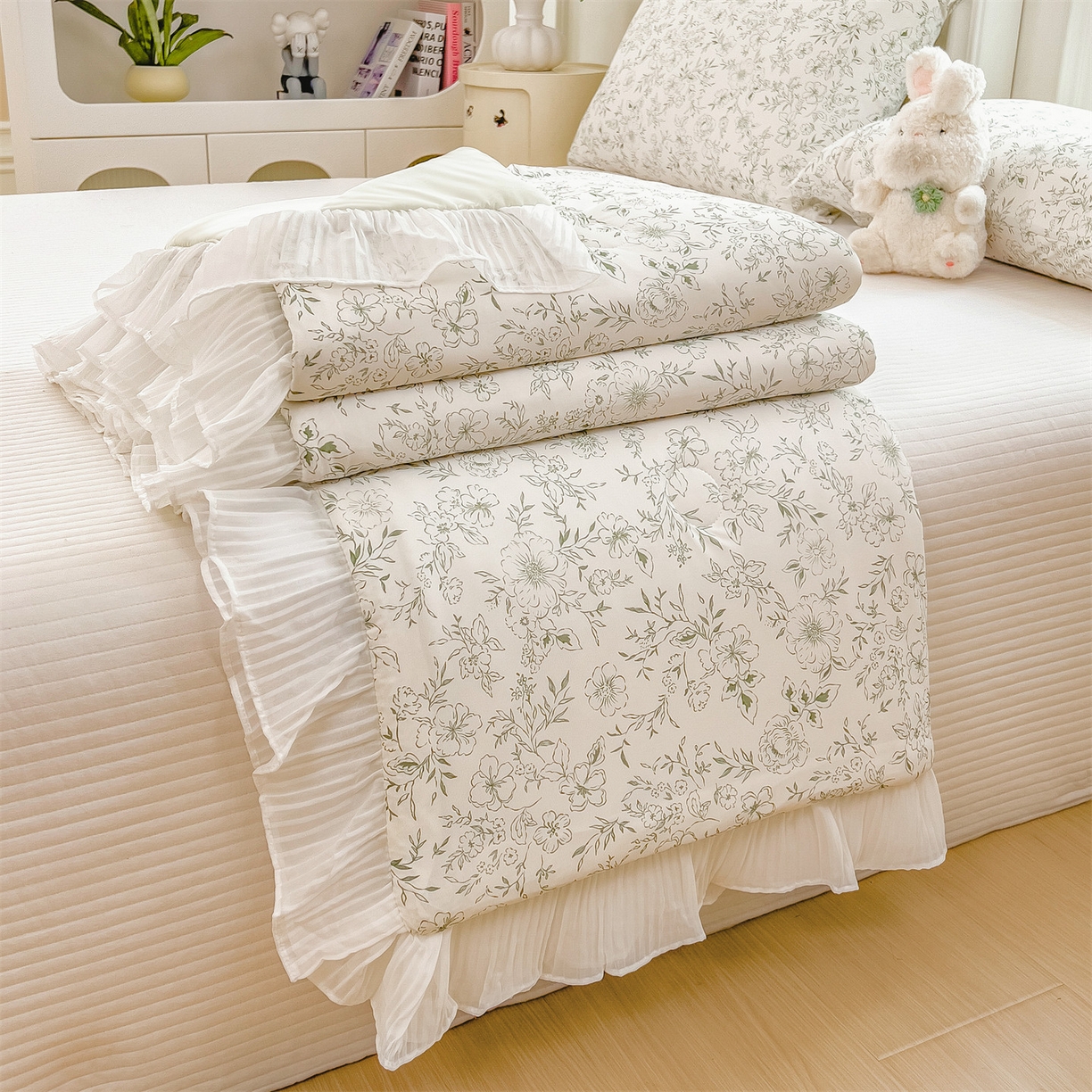 91家纺网 家纺一手货源 找家纺 兄弟坊 2026春夏新款小清新凉感韩版花边夏被夏凉被午睡被空调被 线条花枝