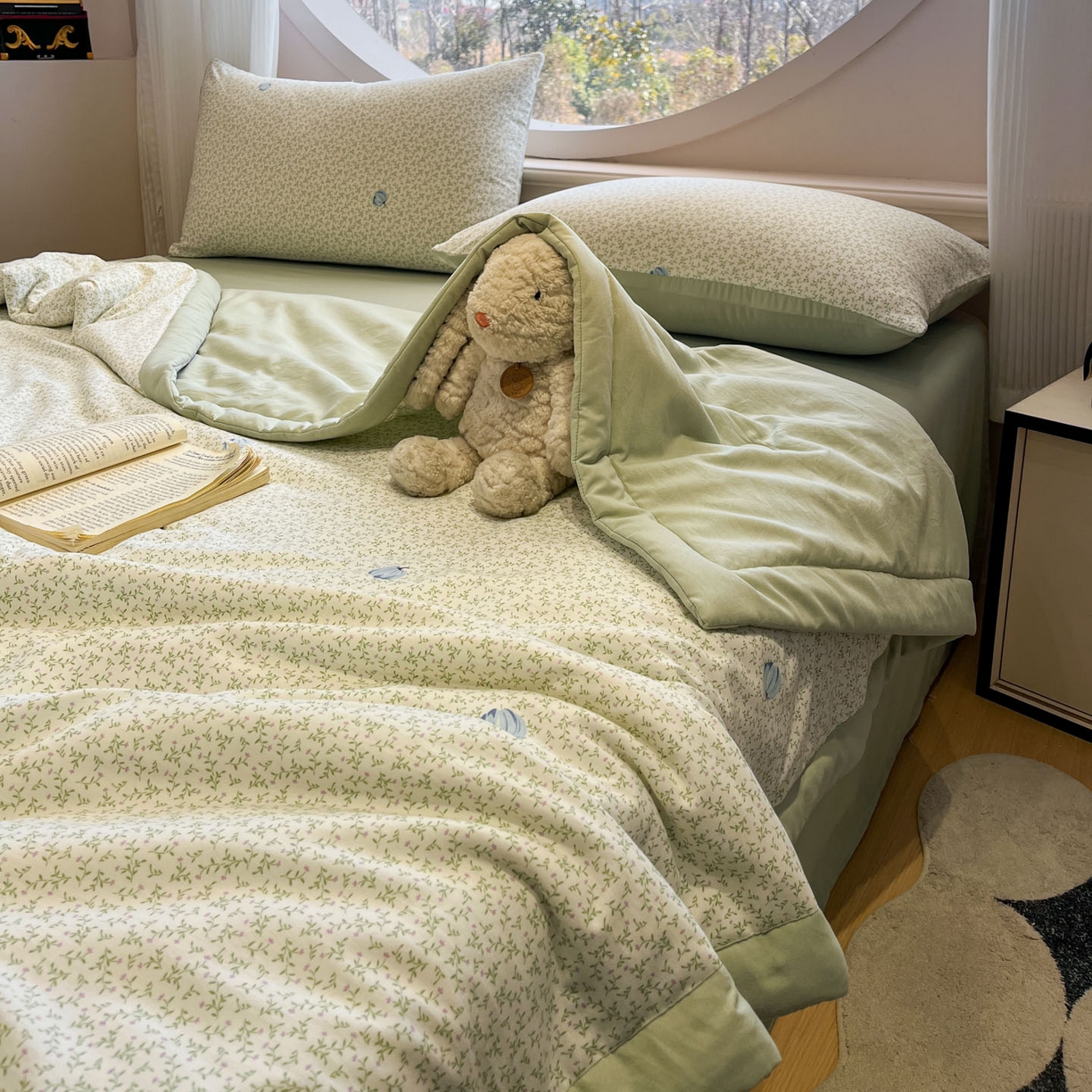 91家纺网 家纺一手货源 找家纺 一加一 2026新款洛卡棉印花大豆夏被四件套 青禾随影