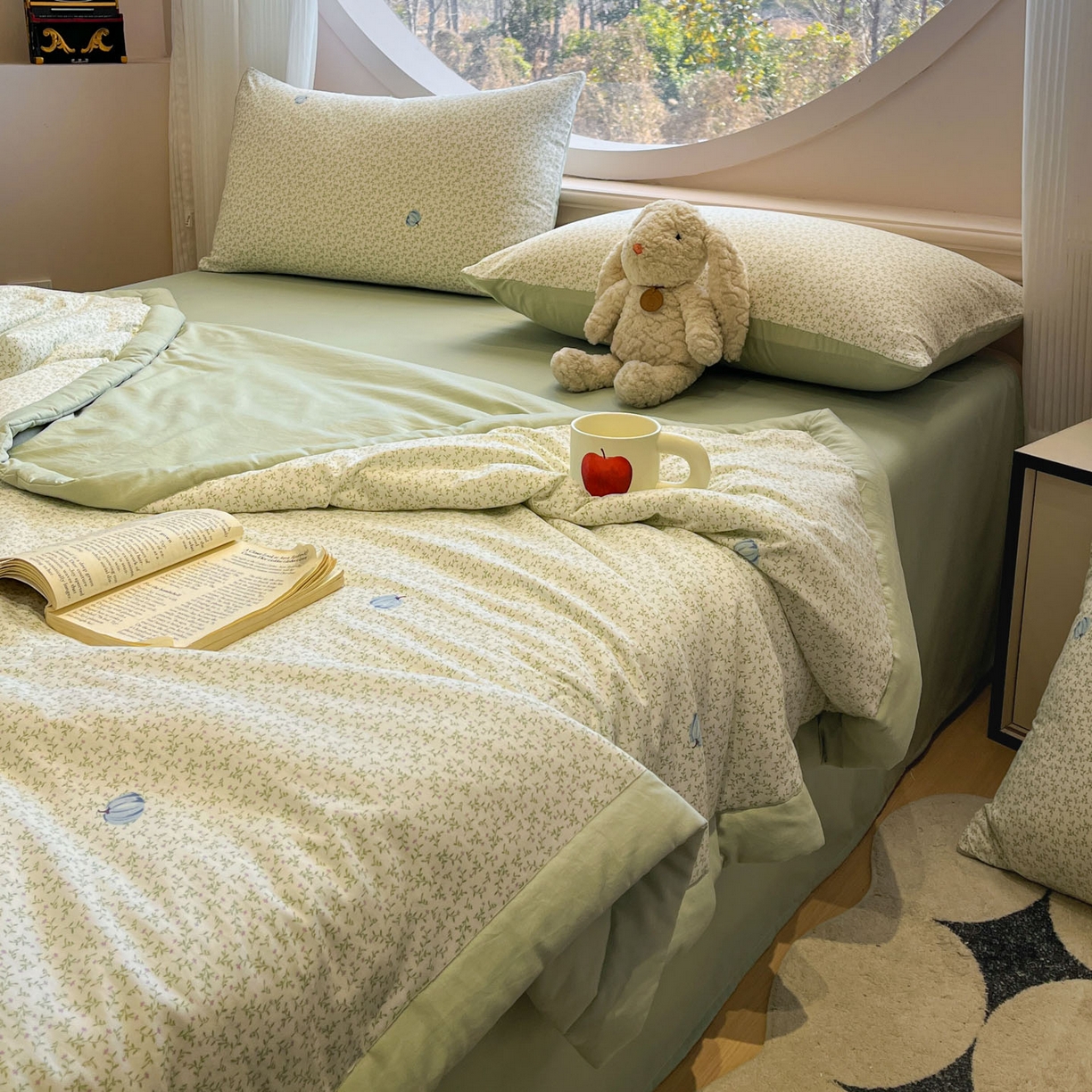 91家纺网 家纺一手货源 找家纺 一加一 2026新款洛卡棉印花大豆夏被四件套 青禾随影