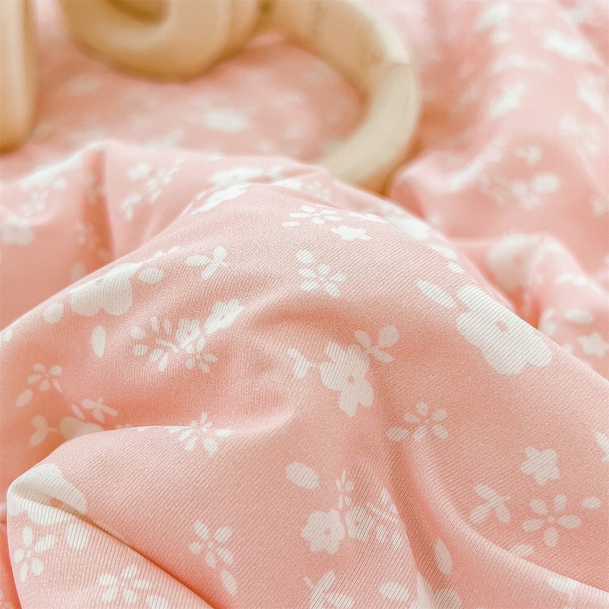 91家纺网 家纺一手货源 找家纺 兄弟坊 2026春夏新款小清新凉感韩版花边夏被夏凉被午睡被空调被 小碎花粉