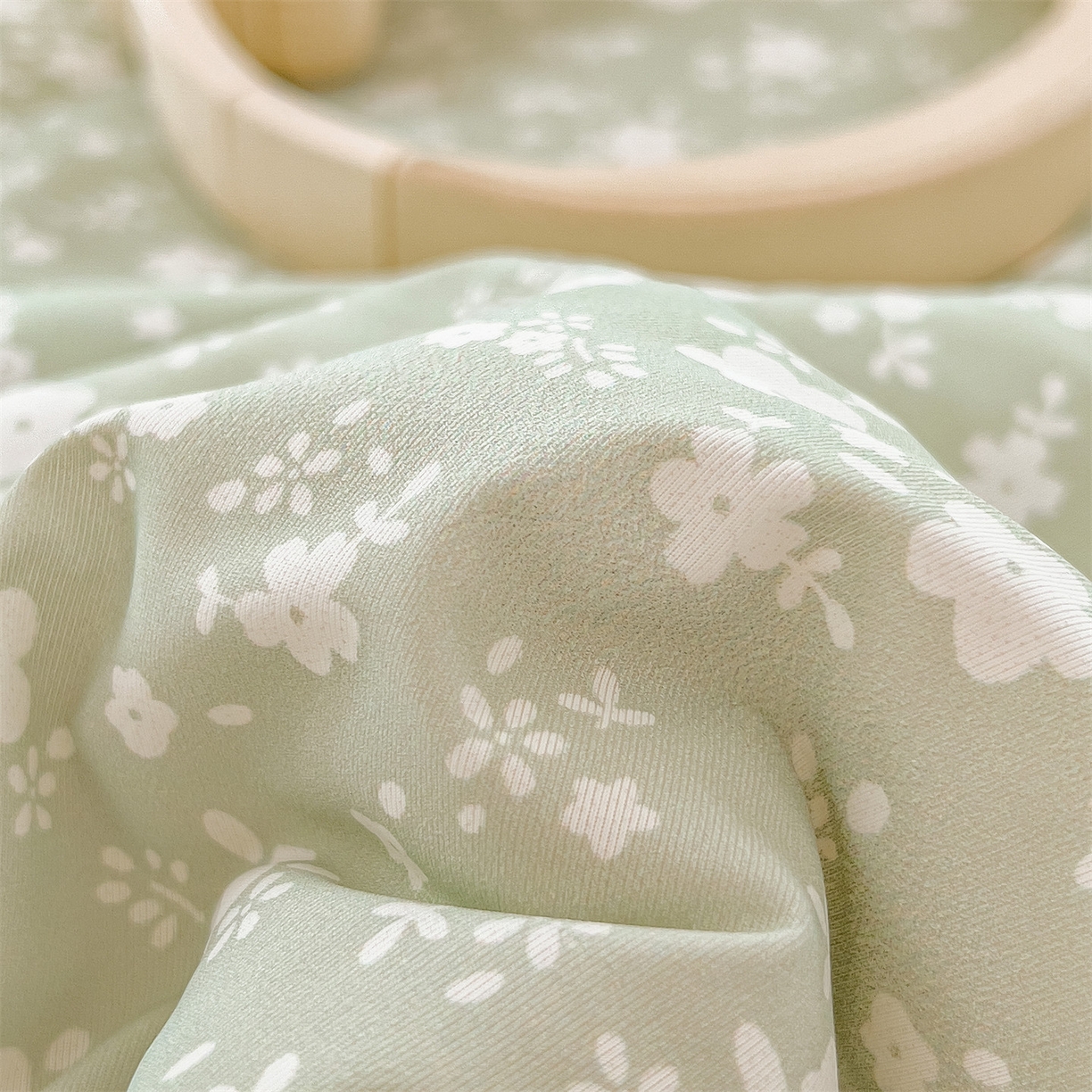 91家纺网 家纺一手货源 找家纺 兄弟坊 2026春夏新款小清新凉感韩版花边夏被夏凉被午睡被空调被 小碎花绿