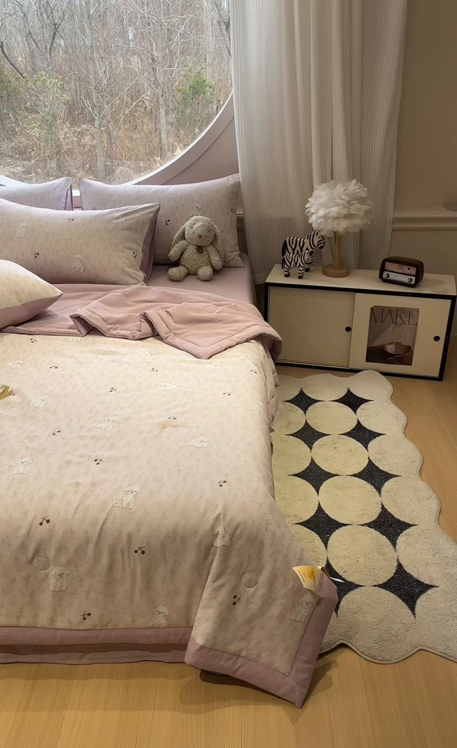 91家纺网 家纺一手货源 找家纺 一加一 2026新款洛卡棉印花大豆夏被四件套 软心小狗