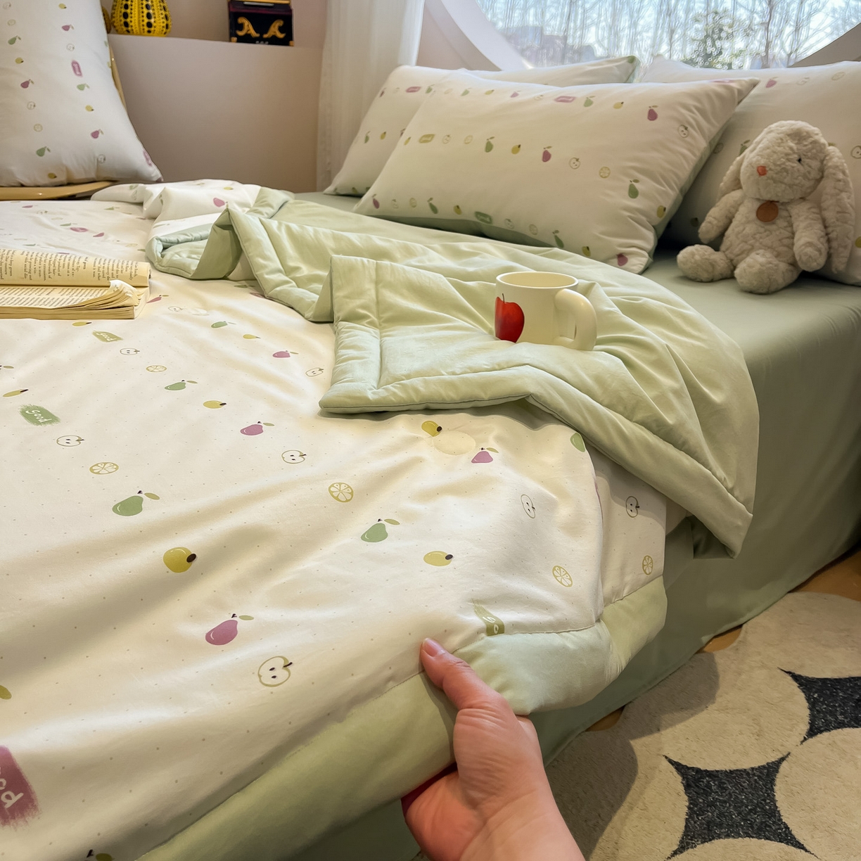 91家纺网 家纺一手货源 找家纺 一加一 2026新款洛卡棉印花大豆夏被四件套 元气小果