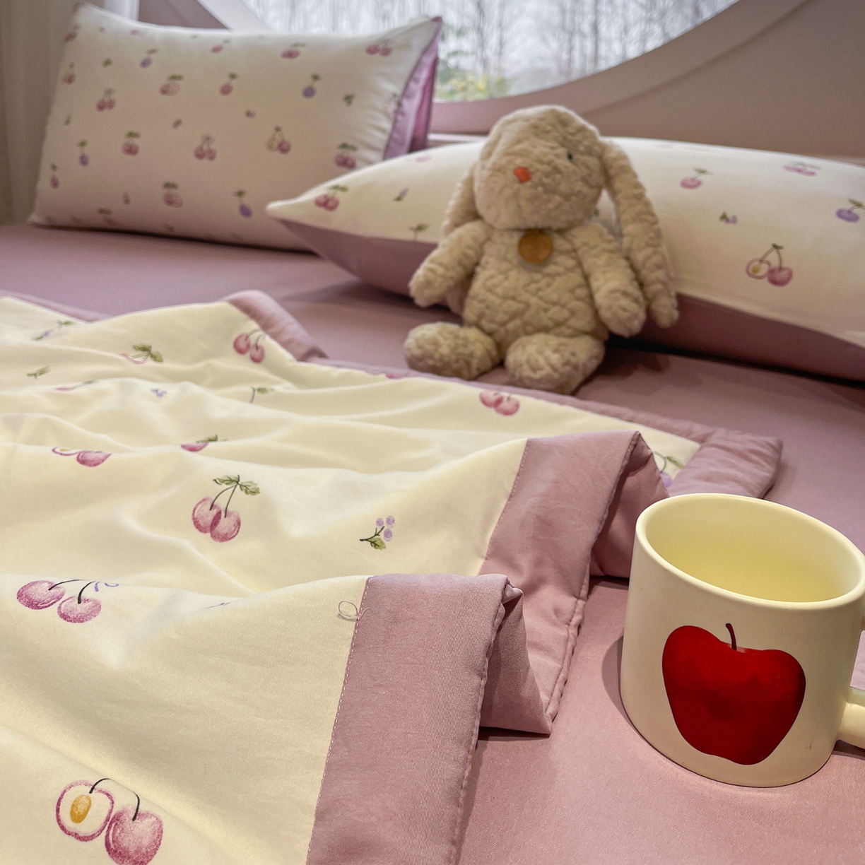 91家纺网 家纺一手货源 找家纺 一加一 2026新款洛卡棉印花大豆夏被四件套 紫樱奶芙