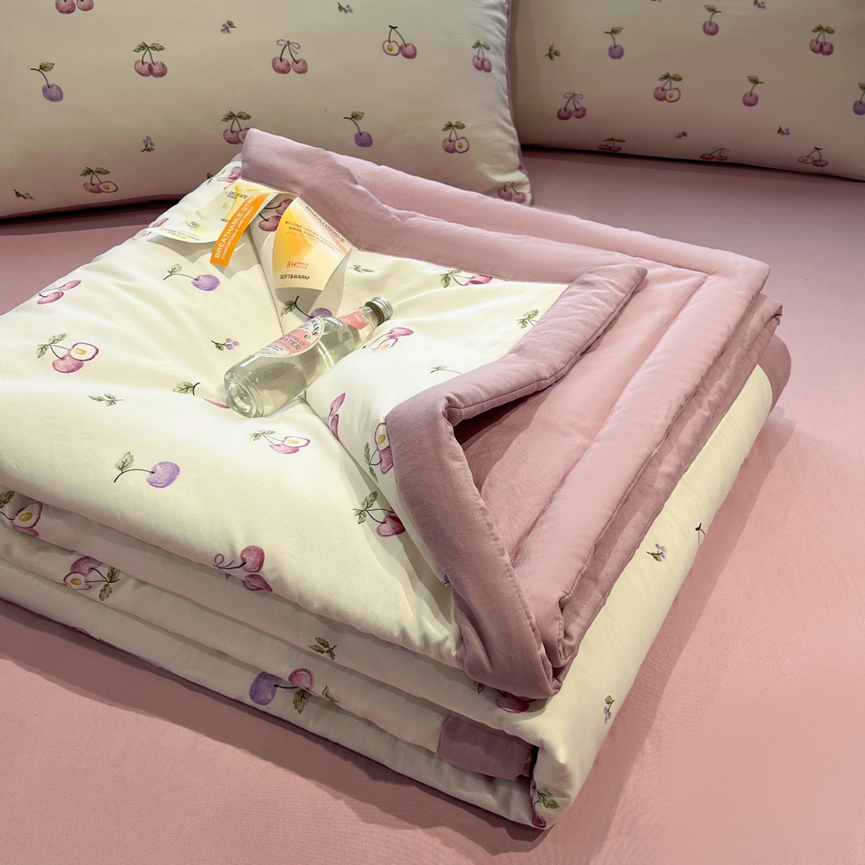 91家纺网 家纺一手货源 找家纺 一加一 2026新款洛卡棉印花大豆夏被四件套 紫樱奶芙