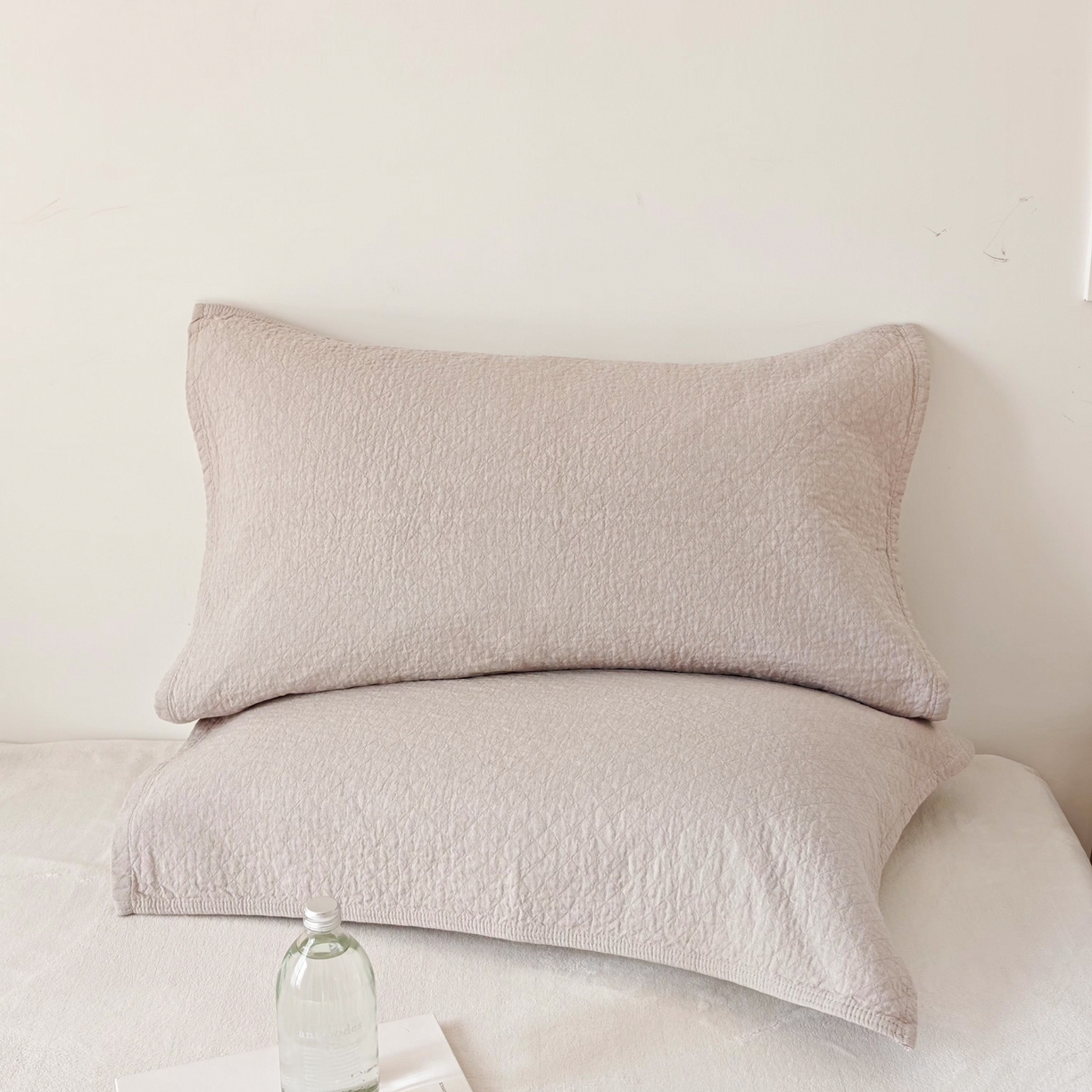 91家纺网 家纺一手货源 找家纺 沐瑟家纺 2026新款格子款枕巾垫巾 素格-浅咖