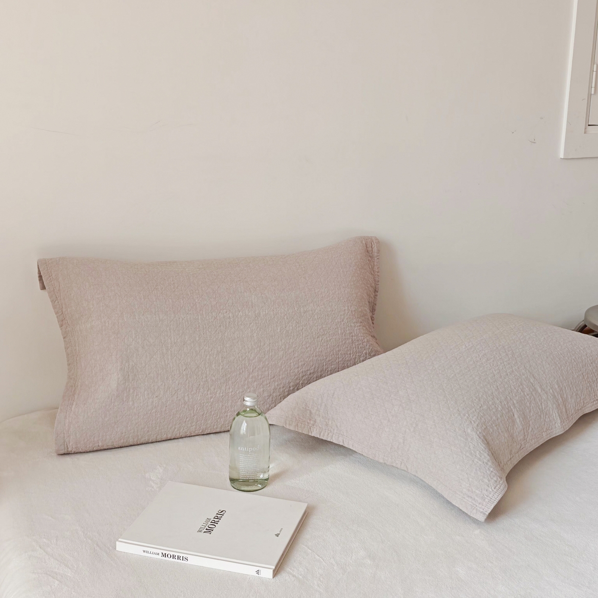 91家纺网 家纺一手货源 找家纺 沐瑟家纺 2026新款格子款枕巾垫巾 素格-浅咖