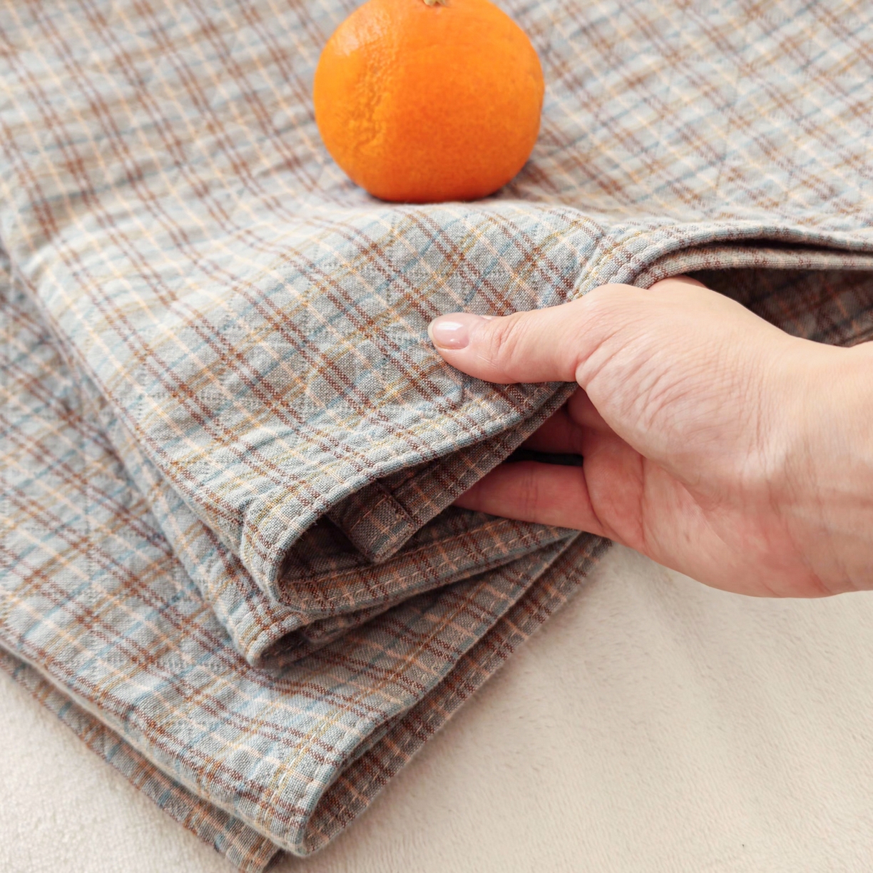 91家纺网 家纺一手货源 找家纺 沐瑟家纺 2026新款格子款枕巾垫巾 芸榕-灰绿