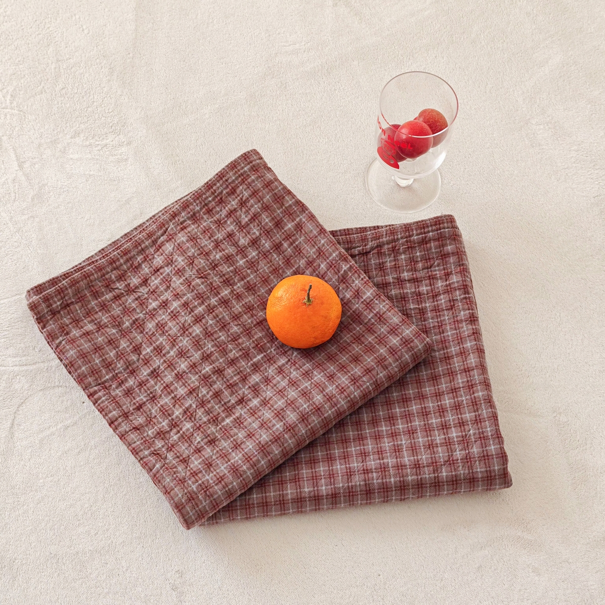 91家纺网 家纺一手货源 找家纺 沐瑟家纺 2026新款格子款枕巾垫巾 芸榕-咖色