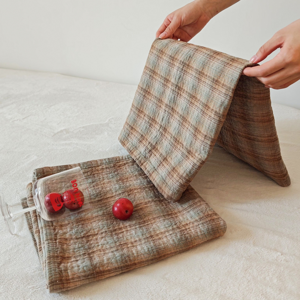 91家纺网 家纺一手货源 找家纺 沐瑟家纺 2026新款格子款枕巾垫巾 芸柚-卡其