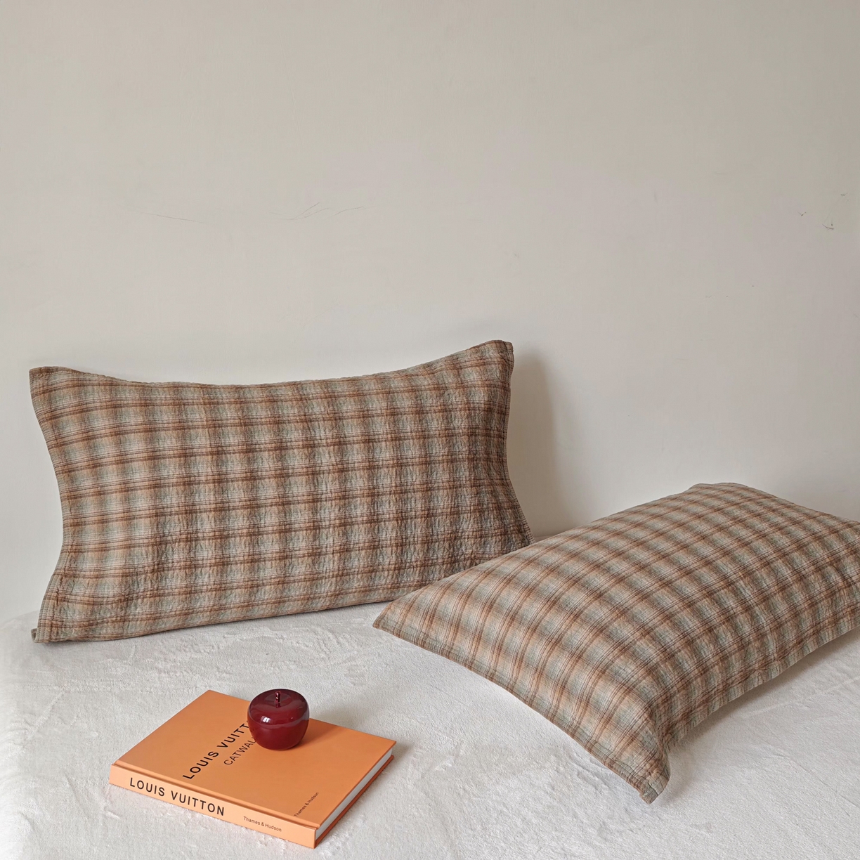 91家纺网 家纺一手货源 找家纺 沐瑟家纺 2026新款格子款枕巾垫巾 芸柚-卡其