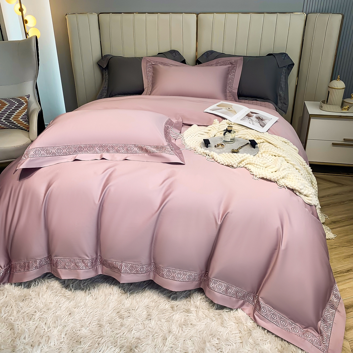 91家纺网 家纺一手货源 找家纺 edra 2026新款纯棉长绒棉轻奢镂空边床盖款四件套-克罗心 克罗心-豆沙粉