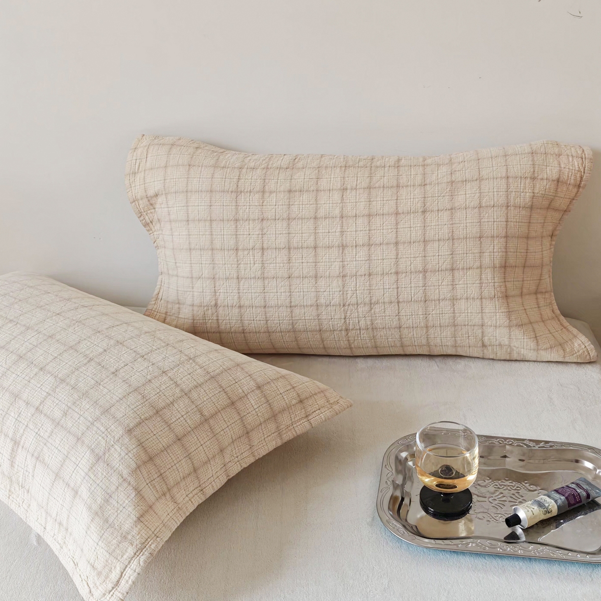 91家纺网 家纺一手货源 找家纺 沐瑟家纺 2026新款格子款枕巾垫巾 芸柚-米白