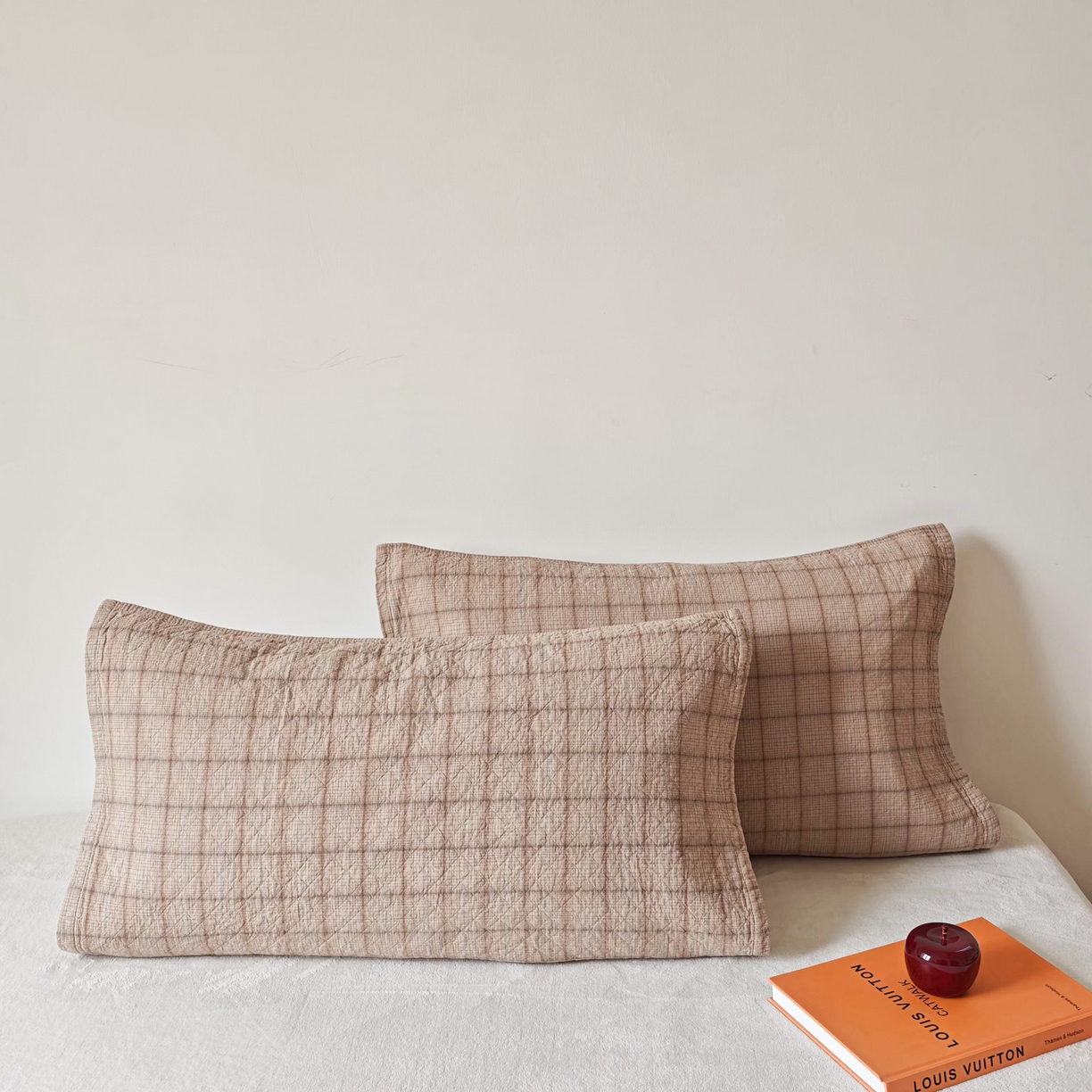 91家纺网 家纺一手货源 找家纺 沐瑟家纺 2026新款格子款枕巾垫巾 芸柚-浅咖