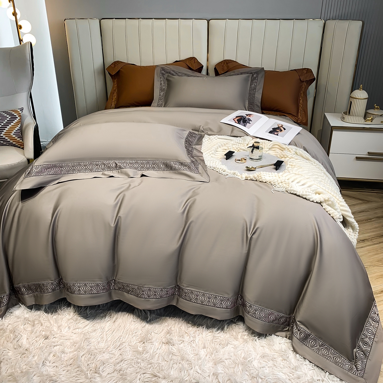 91家纺网 家纺一手货源 找家纺 edra 2026新款纯棉长绒棉轻奢镂空边床盖款四件套-克罗心 克罗心-卡其