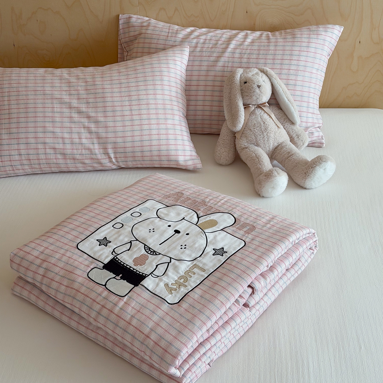 一加一 2026新款全棉双层纱贴布绣大豆夏被-格格乐园 粉格小兔