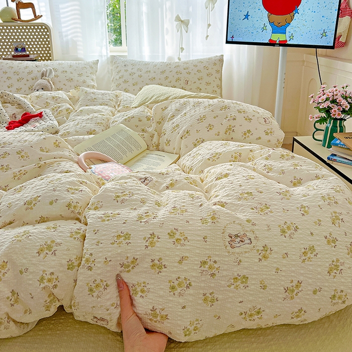 91家纺网 家纺一手货源 找家纺 梦纤绒 2026春夏新款简单款泡芙纱印花四件套 春日来信