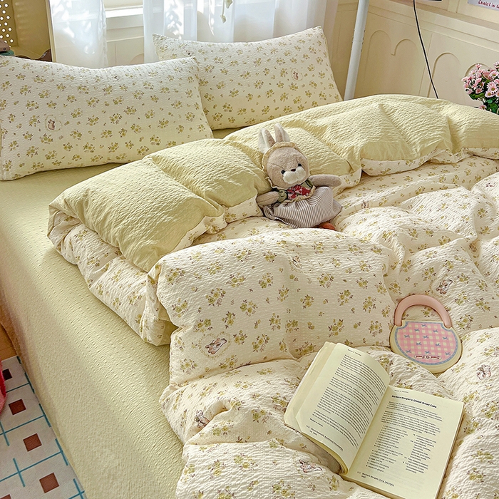 91家纺网 家纺一手货源 找家纺 梦纤绒 2026春夏新款简单款泡芙纱印花四件套 春日来信