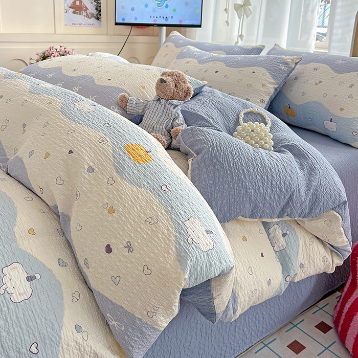 91家纺网 家纺一手货源 找家纺 梦纤绒 2026春夏新款简单款泡芙纱印花四件套 果子小象