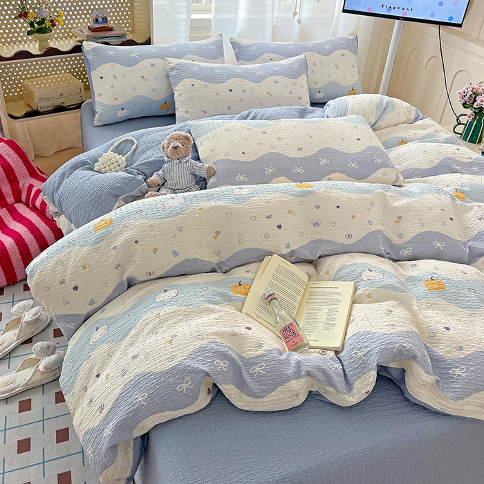 91家纺网 家纺一手货源 找家纺 梦纤绒 2026春夏新款简单款泡芙纱印花四件套 果子小象