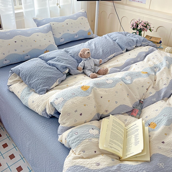 91家纺网 家纺一手货源 找家纺 梦纤绒 2026春夏新款简单款泡芙纱印花四件套 果子小象