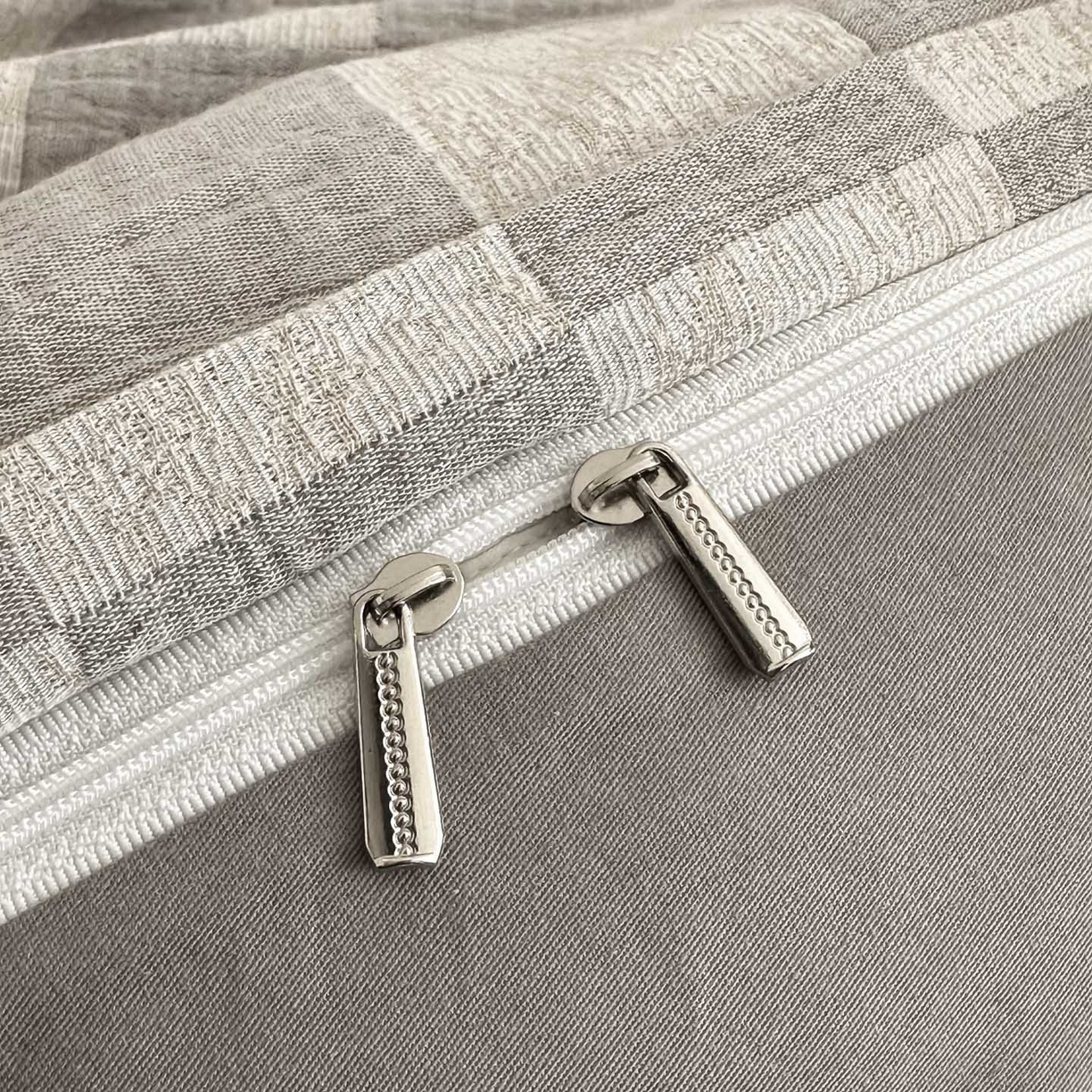 91家纺网 家纺一手货源 找家纺 眠博士 2026新款色织水洗双层纱提花四件套 曲奇灰格