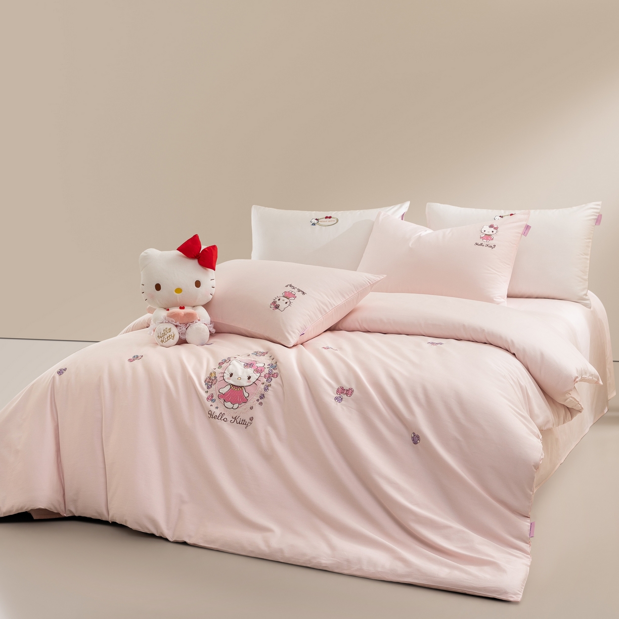 91家纺网 家纺一手货源 找家纺 （总）卡巴伦家纺 2026新款正版hellokitty长绒棉全棉纯棉四件套【联系客服获取授权后才可售卖】