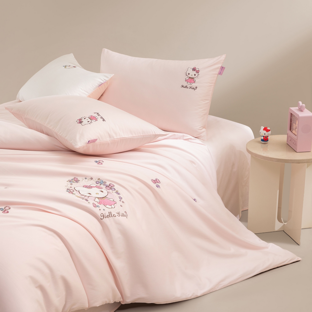 91家纺网 家纺一手货源 找家纺 卡巴伦家纺 2026新款正版hellokitty长绒棉全棉纯棉四件套【联系客服获取授权后才可售卖】 宝藏kt