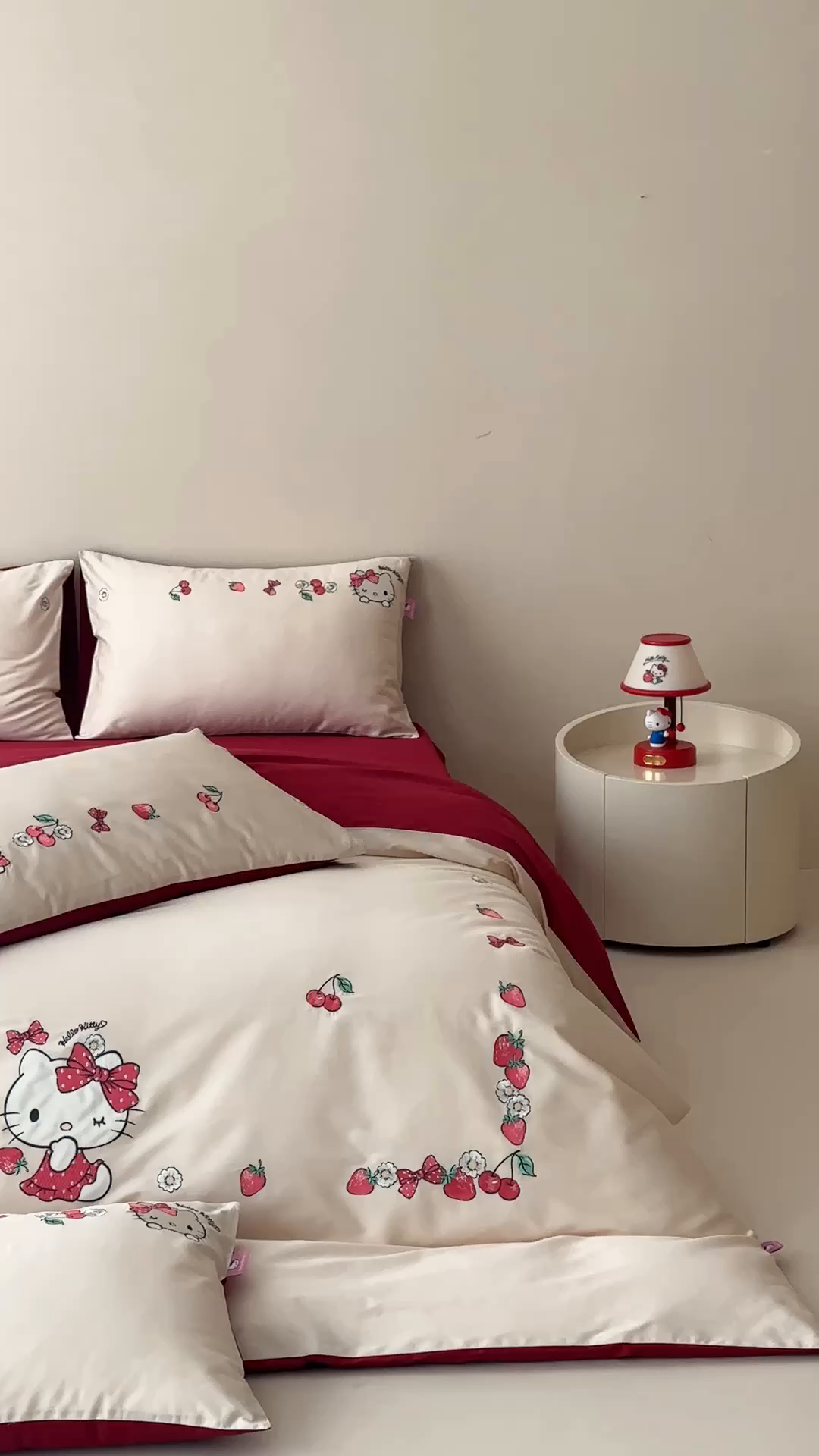 91家纺网 家纺一手货源 找家纺 卡巴伦家纺 2026新款正版hellokitty长绒棉全棉纯棉四件套【联系客服获取授权后才可售卖】 奶糖kt