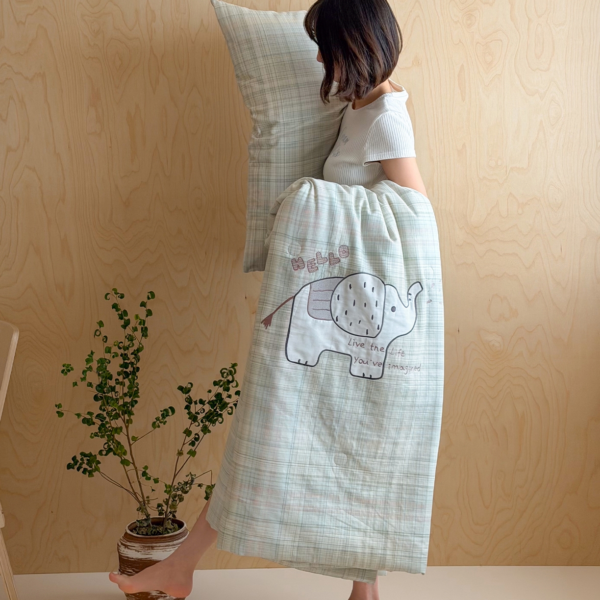 91家纺网 家纺一手货源 找家纺 一加一 2026新款全棉双层纱贴布绣大豆夏被-格格乐园 软萌小象