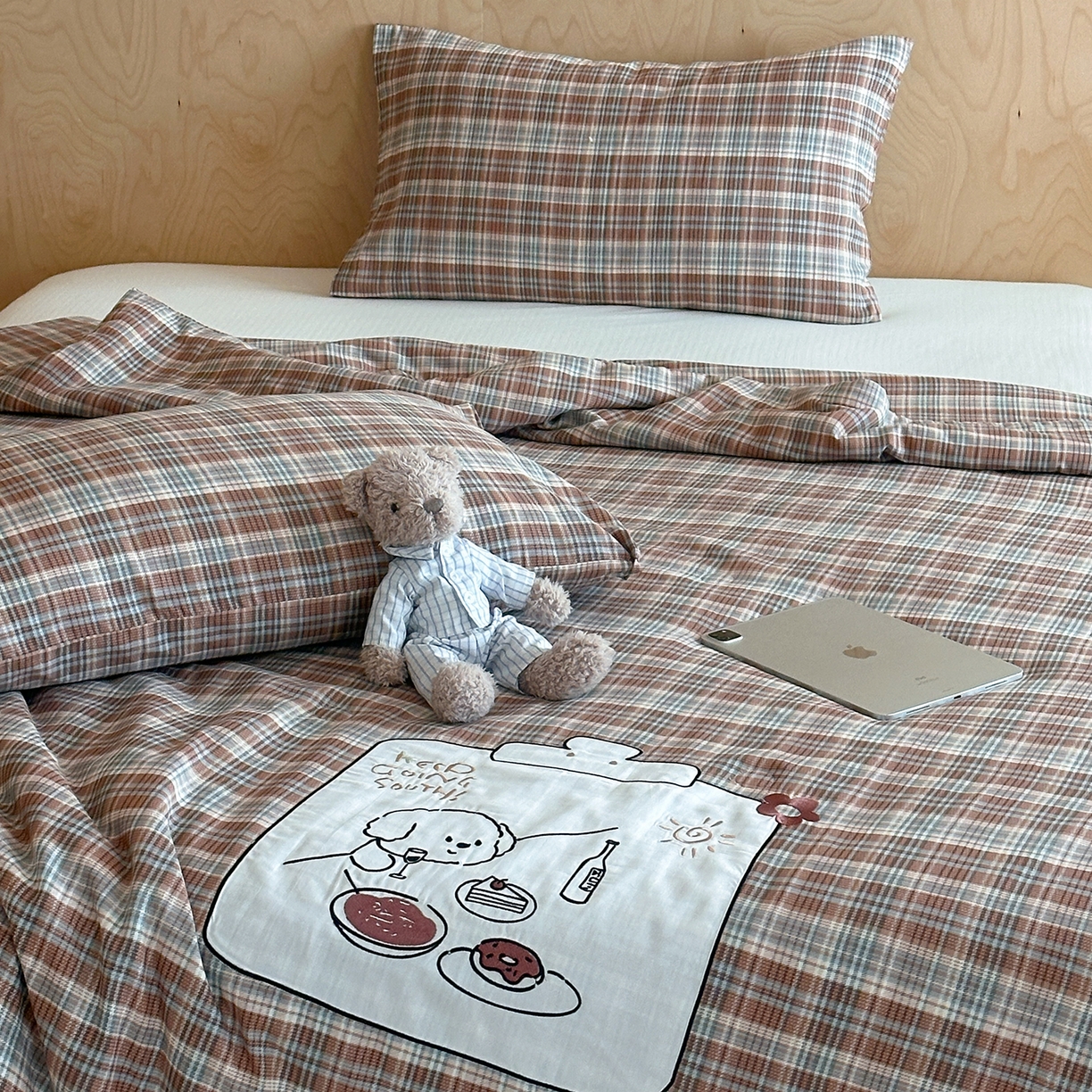 91家纺网 家纺一手货源 找家纺 一加一 2026新款全棉双层纱贴布绣大豆夏被-格格乐园 松饼小熊