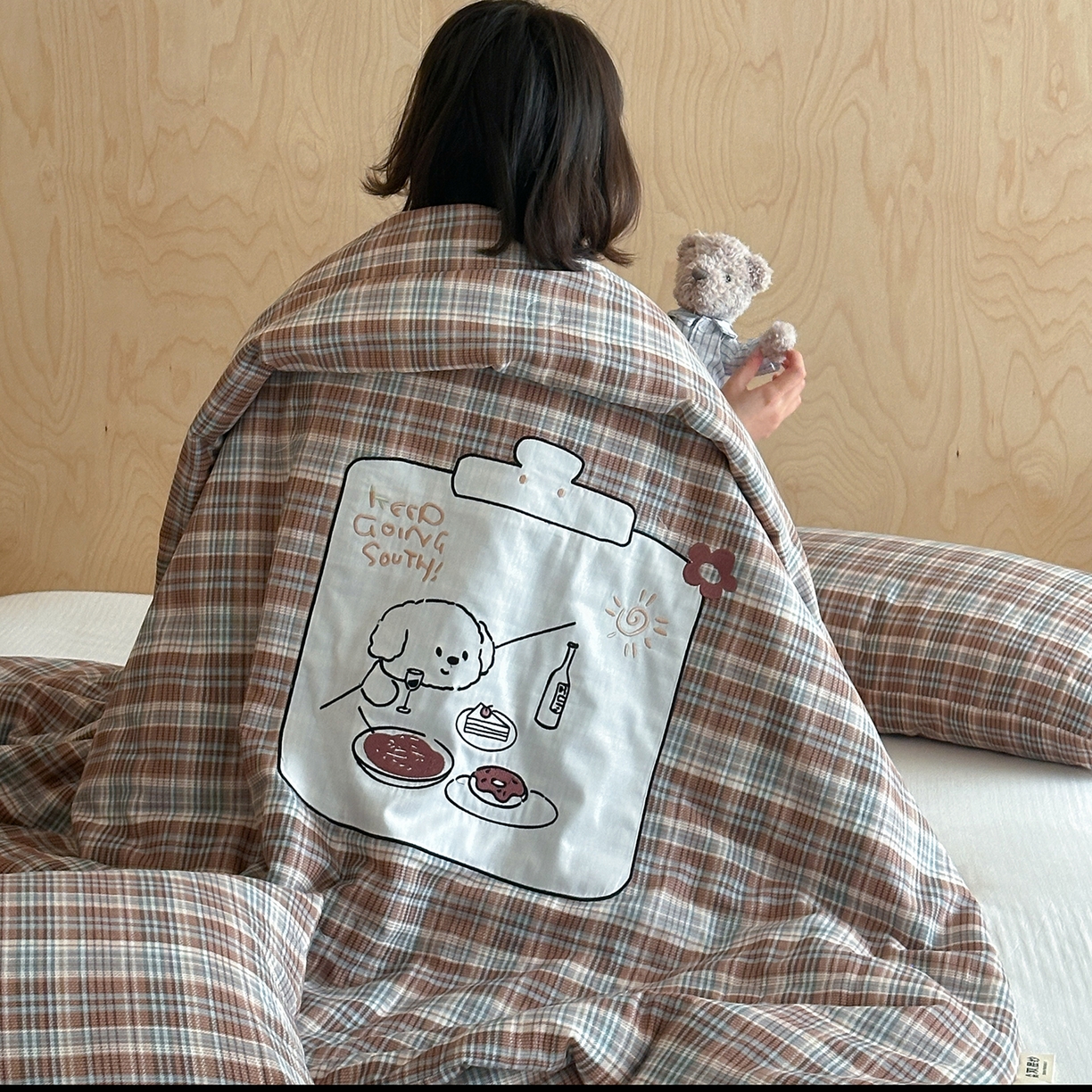 91家纺网 家纺一手货源 找家纺 一加一 2026新款全棉双层纱贴布绣大豆夏被-格格乐园 松饼小熊