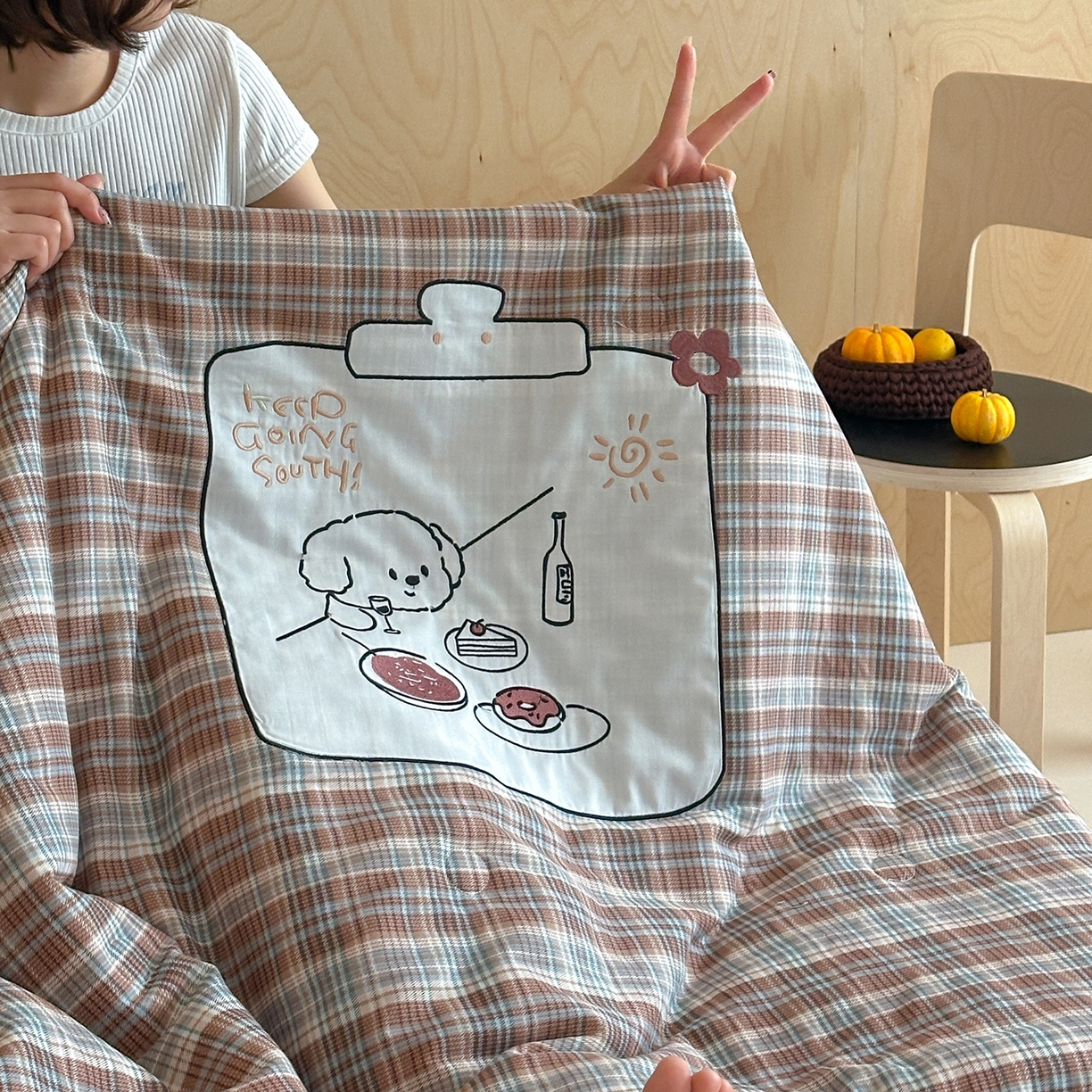 91家纺网 家纺一手货源 找家纺 一加一 2026新款全棉双层纱贴布绣大豆夏被-格格乐园 松饼小熊