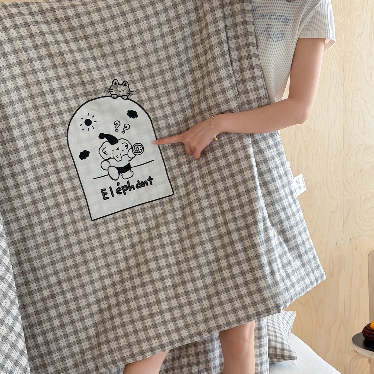 91家纺网 家纺一手货源 找家纺 一加一 2026新款全棉双层纱贴布绣大豆夏被-格格乐园 晚安小象