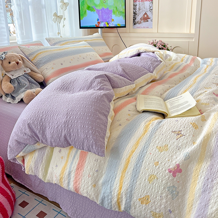 91家纺网 家纺一手货源 找家纺 梦纤绒 2026春夏新款简单款泡芙纱印花四件套 梦幻蝶影