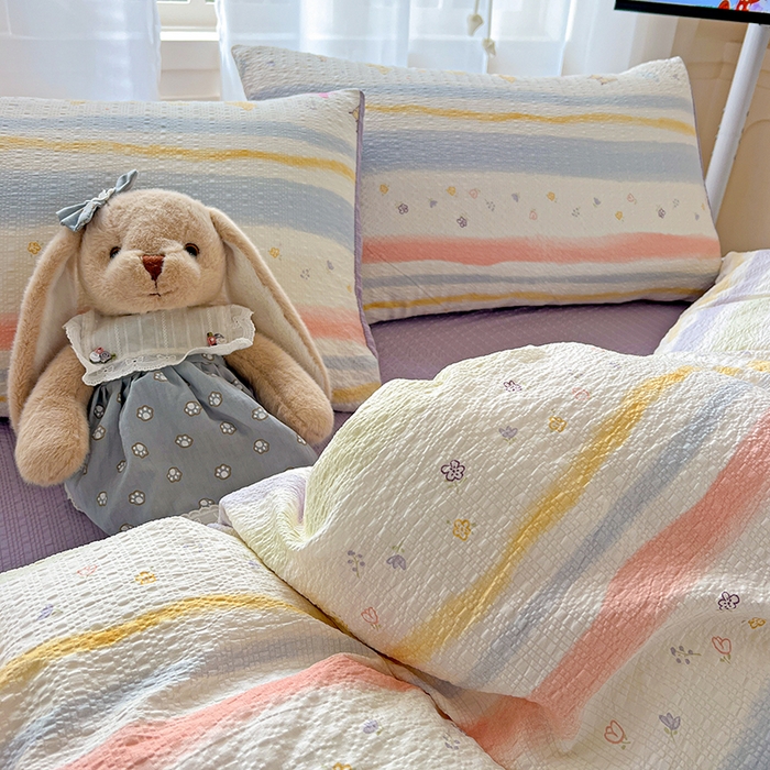 91家纺网 家纺一手货源 找家纺 梦纤绒 2026春夏新款简单款泡芙纱印花四件套 梦幻蝶影